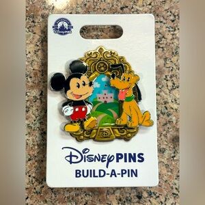 Mickey Mouse and Pluto Build-a-Pin Starter Set with Magic Mirror Base Pin NWT